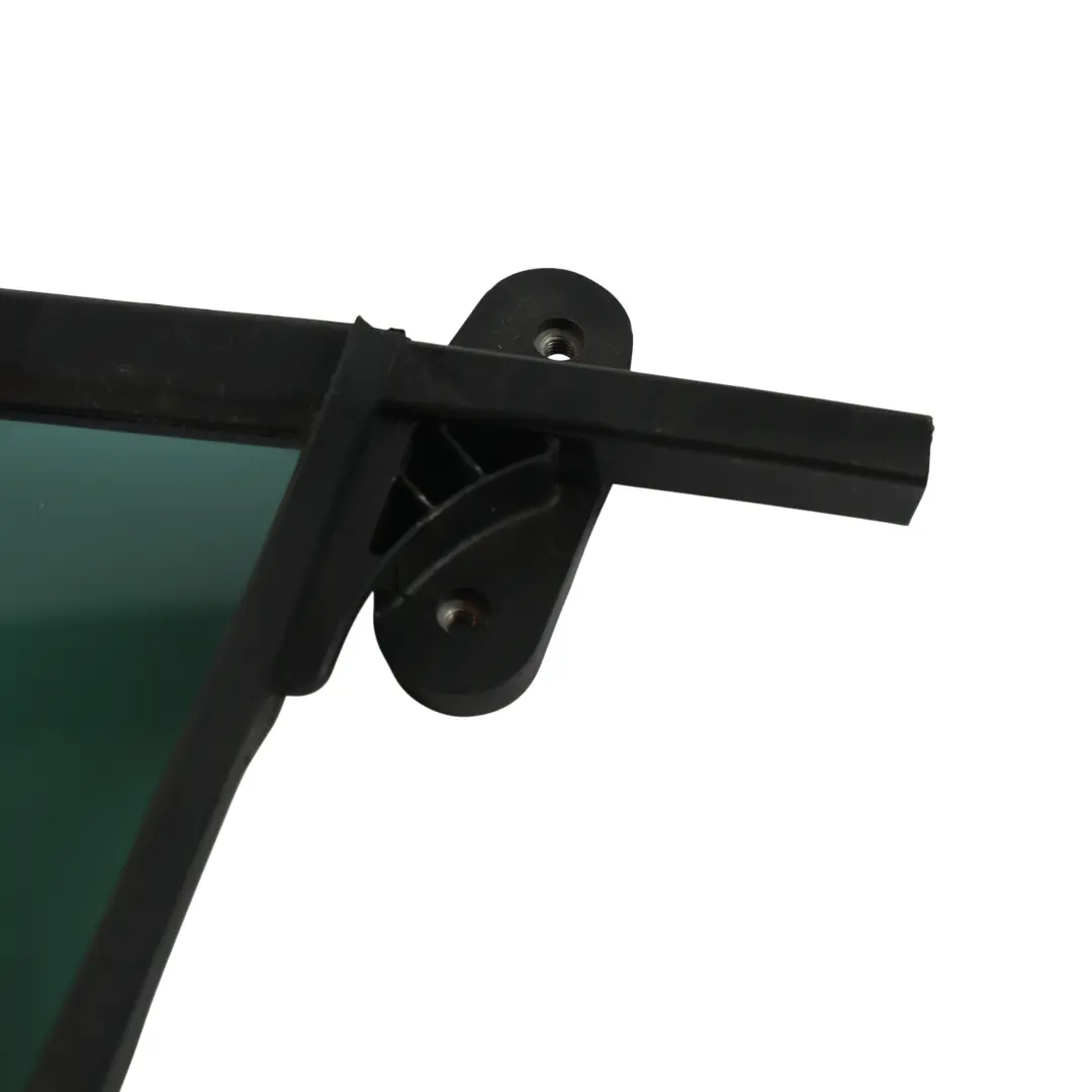 Cristal Ventanilla Trasero Derecho Tintado 65% para Volkswagen Passat B8 con número de pieza 3G9845214S Volkswagen Passat B8 Cristal Ventanilla Trasero Derecho Tintado 65% - SKU 3G9845214S - Número de pieza 3G9845214S