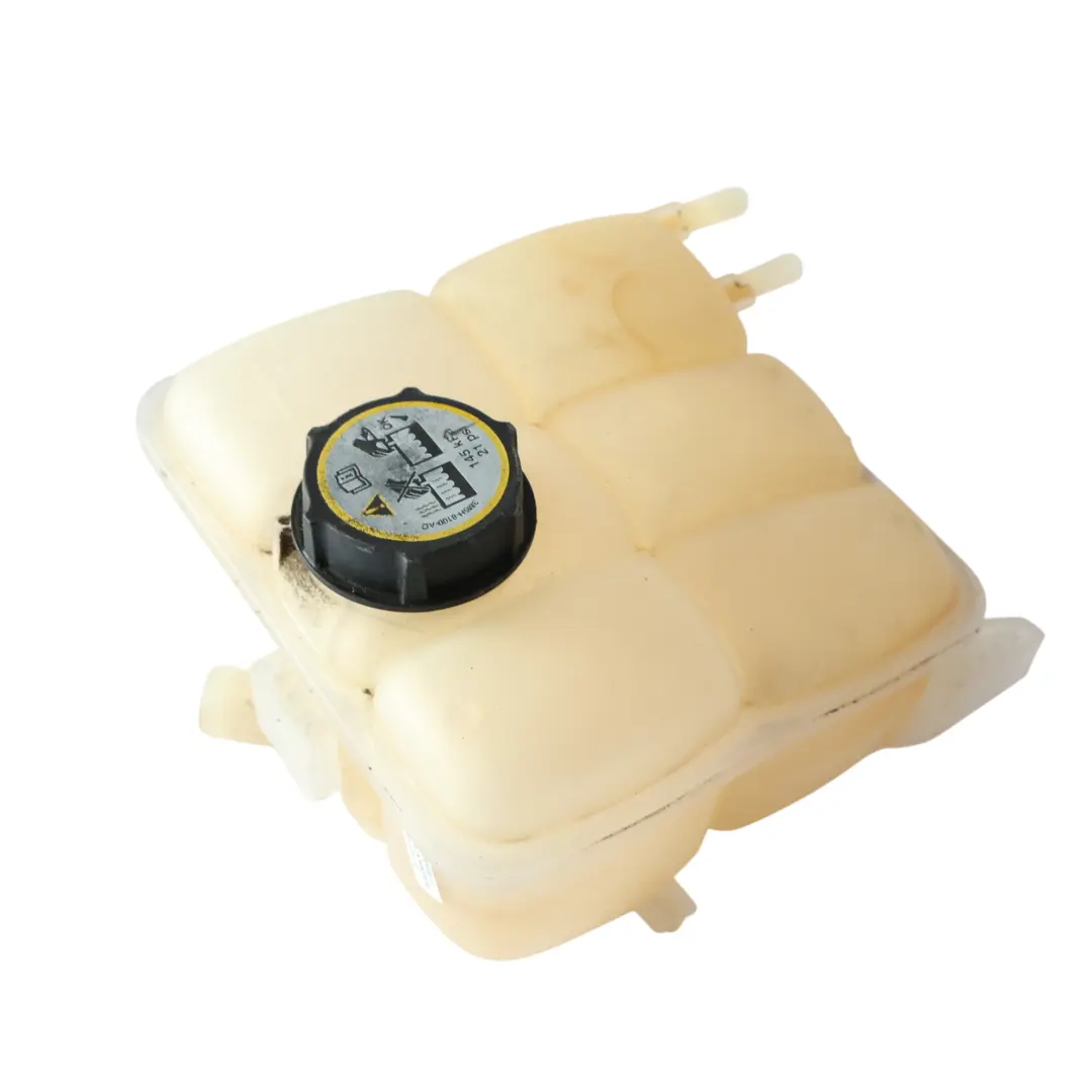 MK1 C394 Serbatoio Espansione Liquido Refrigerante per Ford Kuga con numero di parte 3M5H-8K218-DC Ford Kuga MK1 C394 Serbatoio Espansione Liquido Refrigerante - SKU 3M5H-8K218-DC - Numero di parte 3M5H-8K218-DC