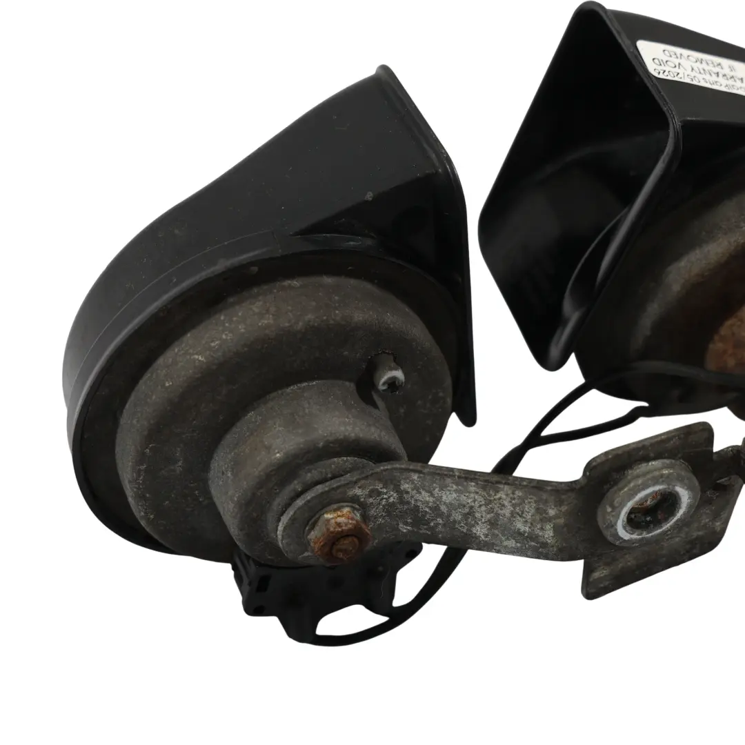 Mk1 Twin Electric Horn Unit Low & High Tone to Ford Kuga with Part number 3M5T-13A803-CA Ford Kuga Mk1 Twin Electric Horn Unit Low & High Tone - SKU 3M5T-13A803-CA - Part number 3M5T-13A803-CA