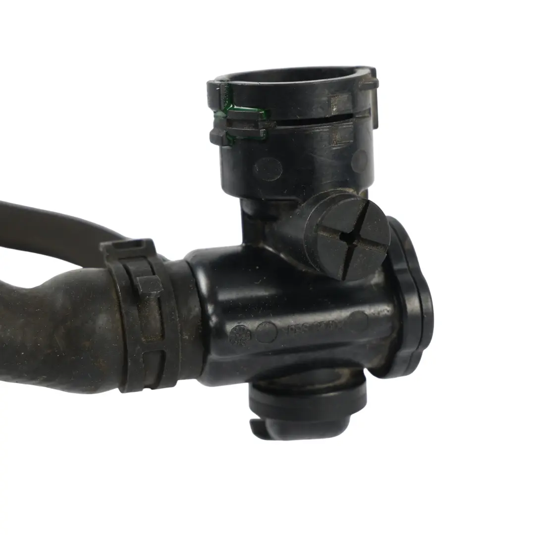 Mk8 Tubo Manicotto Liquido Refrigerante 2.0 TDI per Skoda Karoq VW Golf con numero di parte 3Q0121049AD Skoda Karoq VW Golf Mk8 Tubo Manicotto Liquido Refrigerante 2.0 TDI - SKU 3Q0121049AD - Numero di parte 3Q0121049AD
