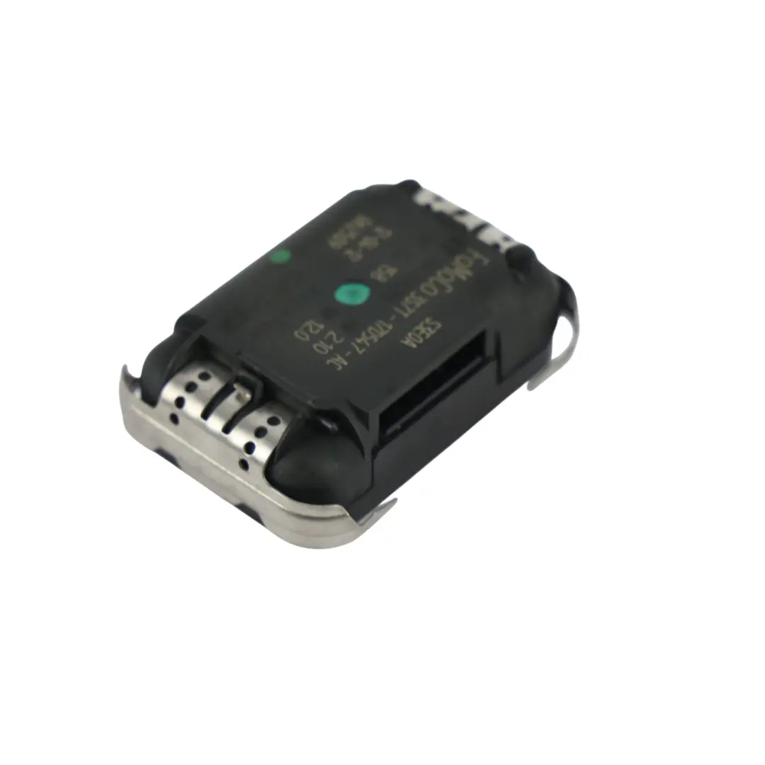 C394 MK1 Modulo Sensore Pioggia Parabrezza per Ford Kuga con numero di parte 3S7T-17D547-AC Ford Kuga C394 MK1 Modulo Sensore Pioggia Parabrezza - SKU 3S7T-17D547-AC - Numero di parte 3S7T-17D547-AC