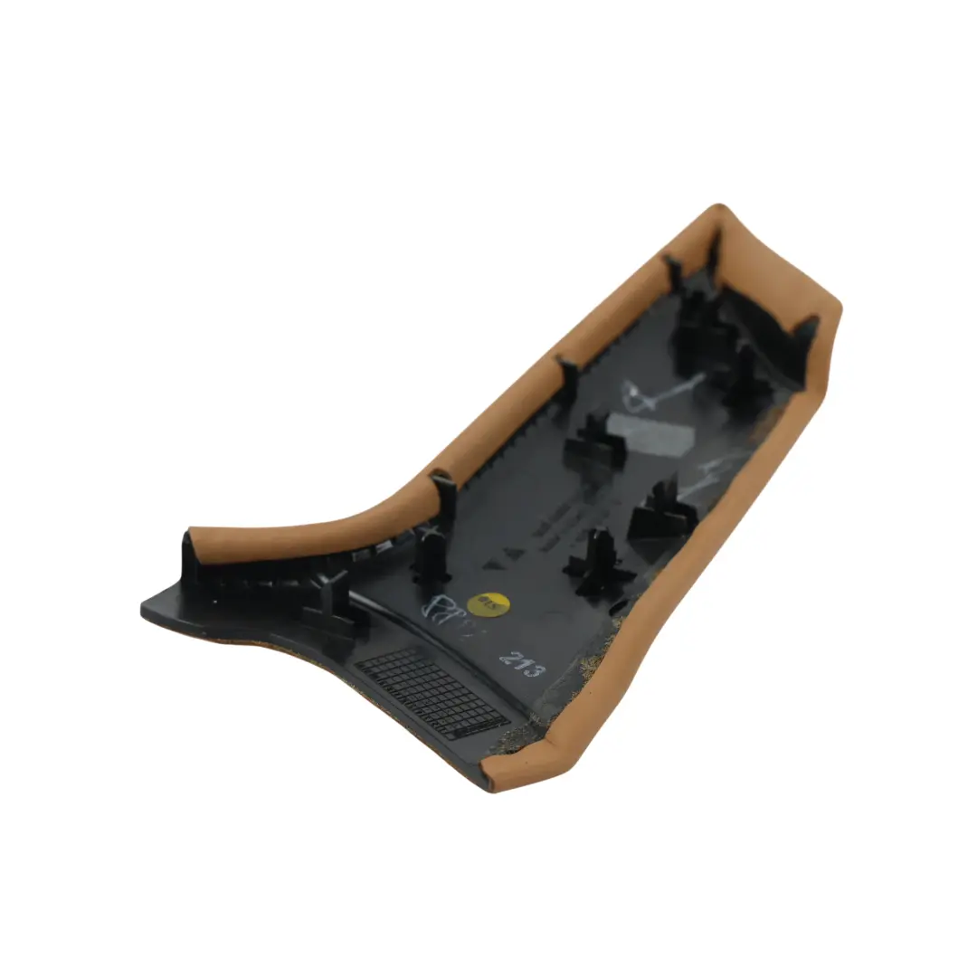 Moldura Consola Central Derecha Luxor Beige para Porsche Cayenne 92A con número de pieza 4598035601 Porsche Cayenne 92A Moldura Consola Central Derecha Luxor Beige - SKU 4598035601 - Número de pieza 4598035601