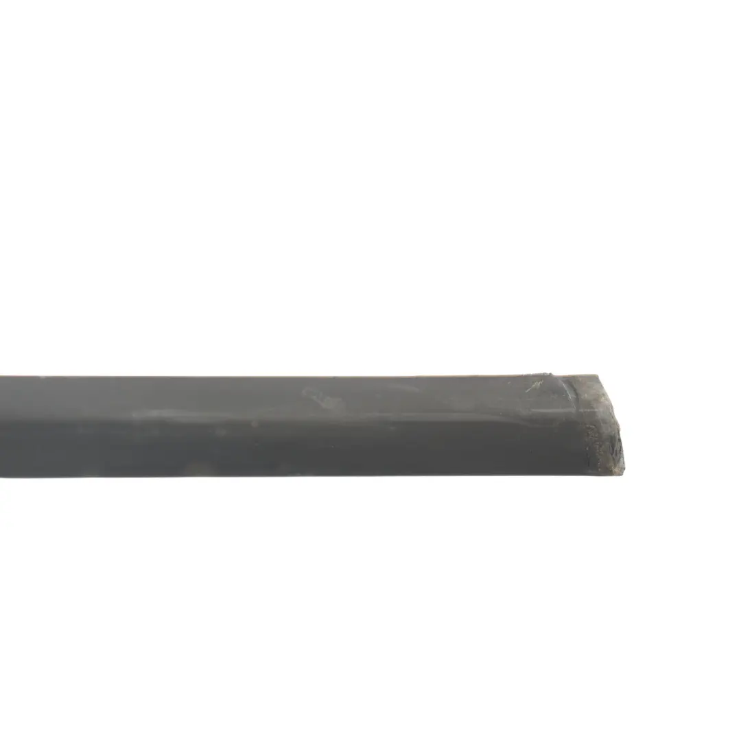 Ford Focus Mk2 Front Door Window Weatherstrip Trim Right O/S - SKU 4M51-B20562-AE - Part number 4M51-B20562-AE