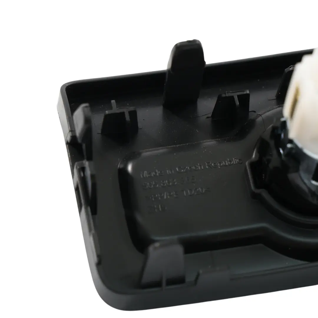 Gniazdo Zapalniczki 12V do Skoda Kodiaq Karoq o numerze 565863365 Skoda Kodiaq Karoq Gniazdo Zapalniczki 12V - SKU 565863365 - Numer Części 565863365
