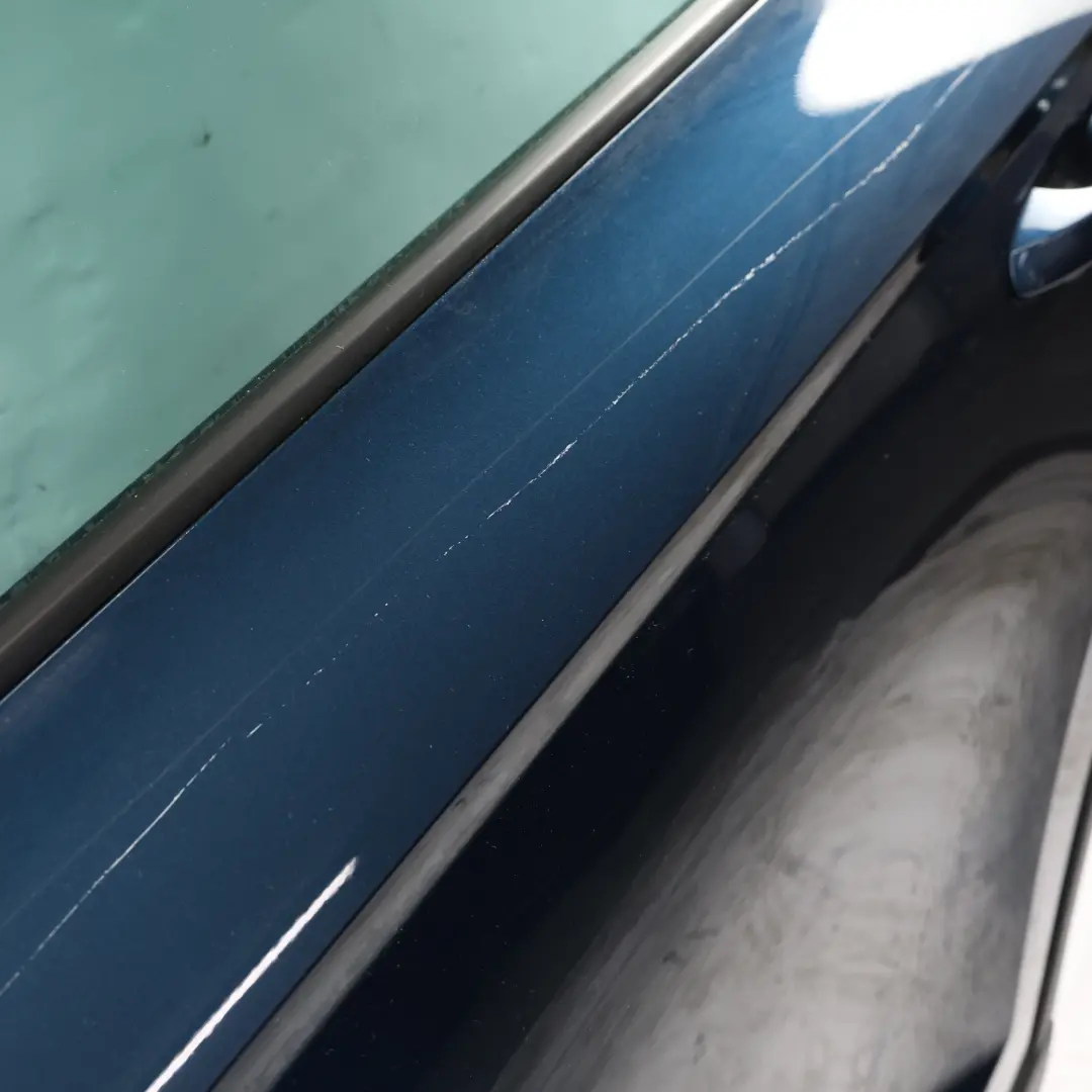 Panneau Couvrant Porte Arrière Gauche Bleu Lave Métallisé W5Q pour Skoda Karoq à propos du numéro de pièce 575833051J Skoda Karoq Panneau Couvrant Porte Arrière Gauche Bleu Lave Métallisé W5Q - SKU 575833051J-LAVA - Numéro de pièce 575833051J