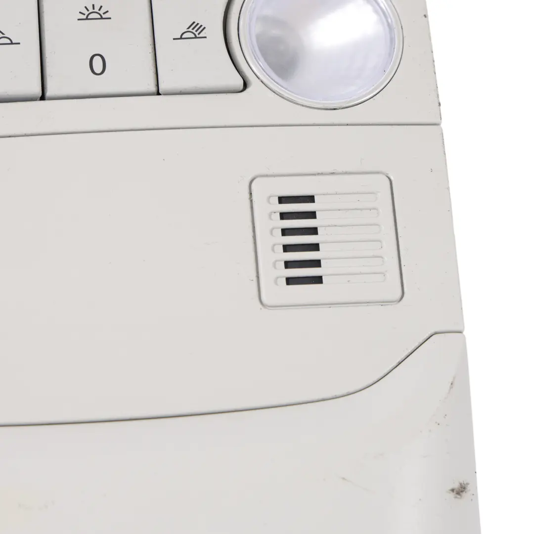 Lampka Wnętrza Przednia Przycisk SOS Szara do Skoda Karoq o numerze 57B947105J Skoda Karoq Lampka Wnętrza Przednia Przycisk SOS Szara - SKU 57B947105J - Numer Części 57B947105J