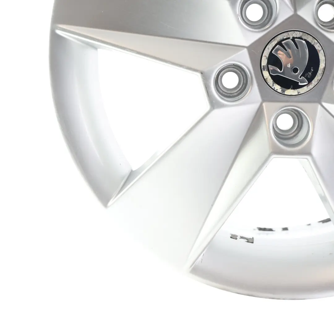 Mk3 5E Silver Alloy Wheel Rim 6,5J 16" ET:46 Star Spoke to Skoda Octavia with Part number 5E0601025H Skoda Octavia Mk3 5E Silver Alloy Wheel Rim 6,5J 16" ET:46 Star Spoke - SKU 5E0601025H-1 - Part number 5E0601025H