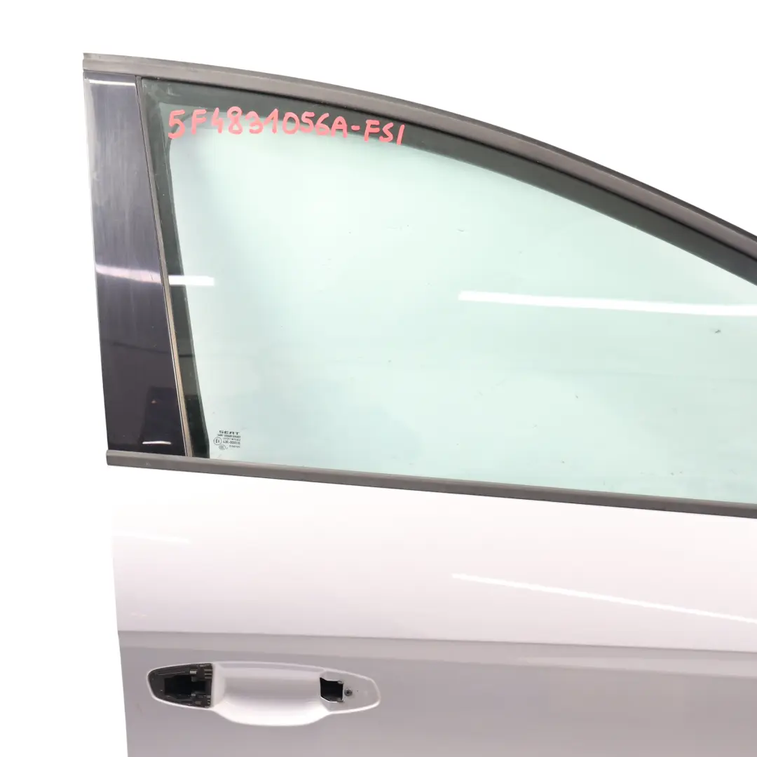 Mk3 Door Front Right O/S Covering Panel Foil Silver Metallic - Z7G to Seat Leon with Part number 5F4831056A Seat Leon Mk3 Door Front Right O/S Covering Panel Foil Silver Metallic - Z7G - SKU 5F4831056A-FSI - Part number 5F4831056A