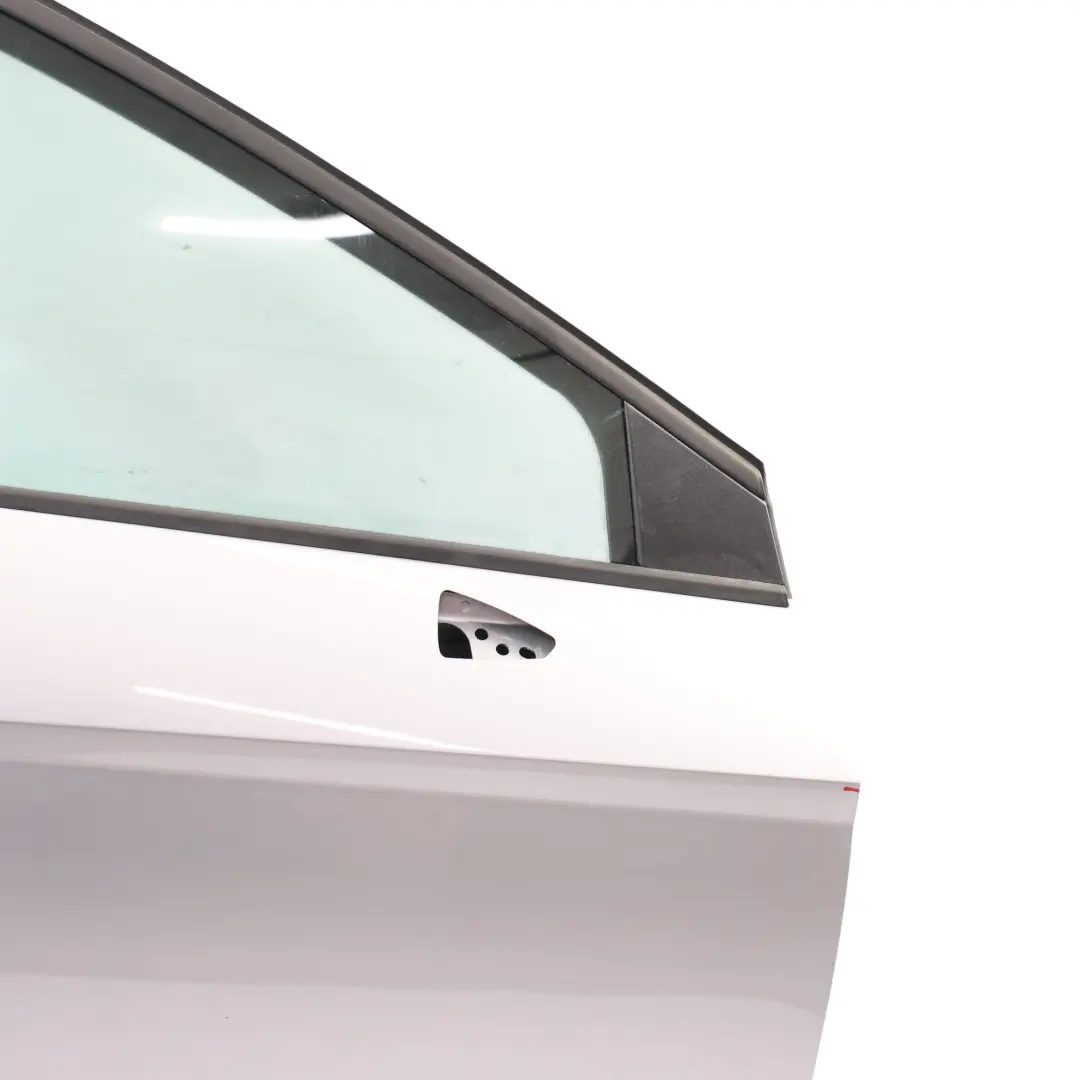 Mk3 Panneau Recouvrement Porte Avant Droite Argent Métallique Z7G pour Seat Leon à propos du numéro de pièce 5F4831056A Seat Leon Mk3 Panneau Recouvrement Porte Avant Droite Argent Métallique Z7G - SKU 5F4831056A-FSI - Numéro de pièce 5F4831056A