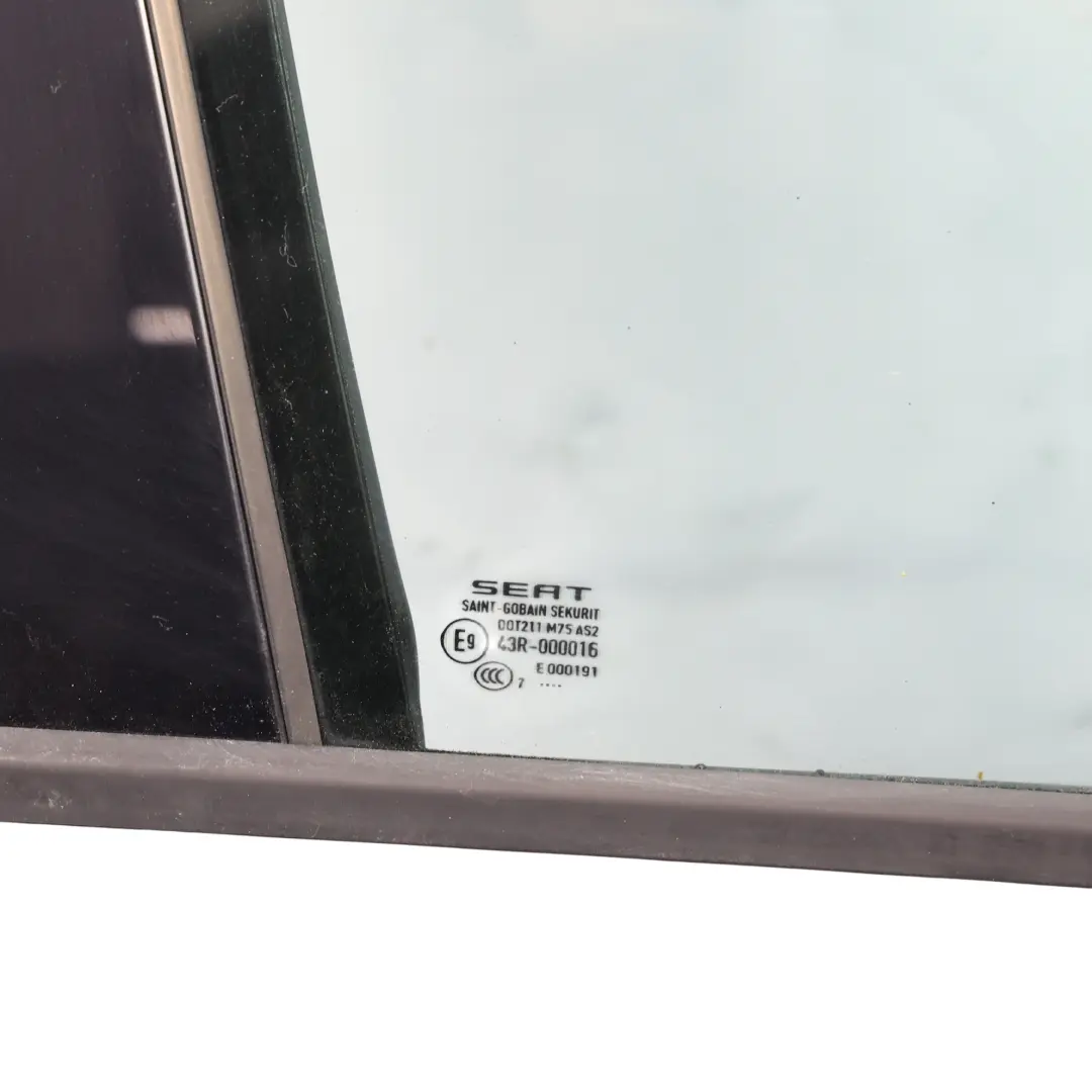 Mk3 Panneau Recouvrement Porte Avant Droite Argent Métallique Z7G pour Seat Leon à propos du numéro de pièce 5F4831056A Seat Leon Mk3 Panneau Recouvrement Porte Avant Droite Argent Métallique Z7G - SKU 5F4831056A-FSI - Numéro de pièce 5F4831056A