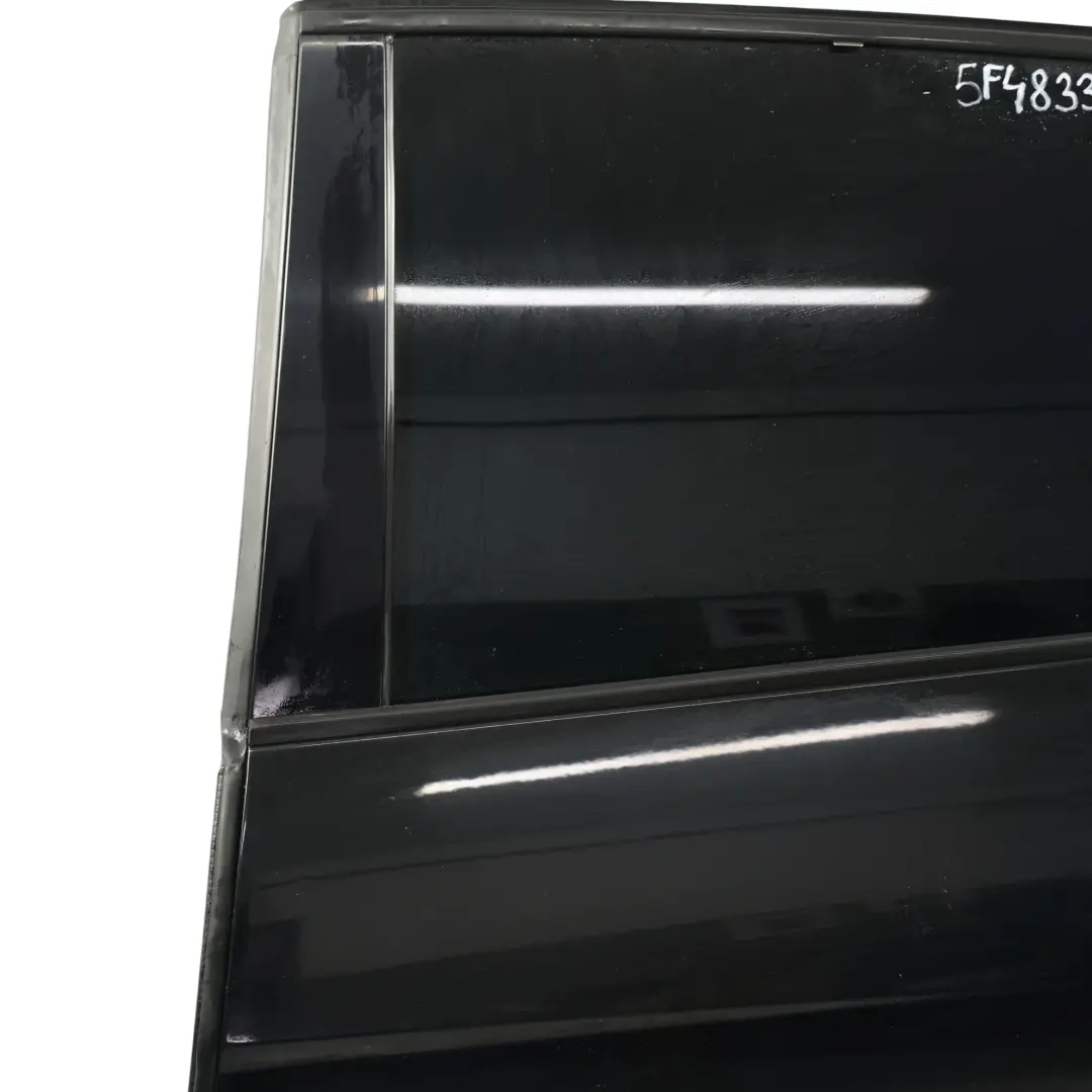MK3 Puerta Trasera Izquierda Negro Metallic Mítico Y9T para Seat Leon con número de pieza 5F4833055 Seat Leon MK3 Puerta Trasera Izquierda Negro Metallic Mítico Y9T - SKU 5F4833055-MYB - Número de pieza 5F4833055