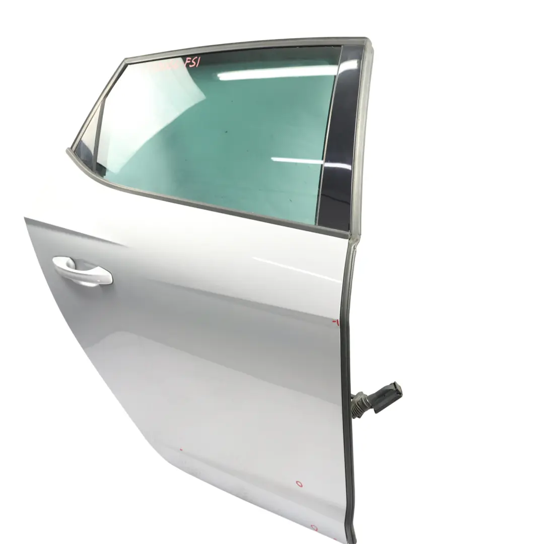 MK3 Puerta Trasera Derecha Panel Cobertura Lámina Plata Metálico Z7G para Seat Leon con número de pieza 5F4833056 Seat Leon MK3 Puerta Trasera Derecha Panel Cobertura Lámina Plata Metálico Z7G - SKU 5F4833056-FSI - Número de pieza 5F4833056