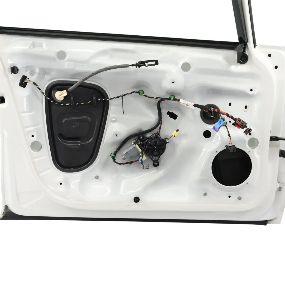 Drzwi Lewe Przednie Pure White Biały - C9A do VW Volkswagen Golf 7 o numerze 5G4831055AS VW Volkswagen Golf 7 Drzwi Lewe Przednie Pure White Biały - C9A - SKU 5G4831055AS-PWH - Numer Części 5G4831055AS