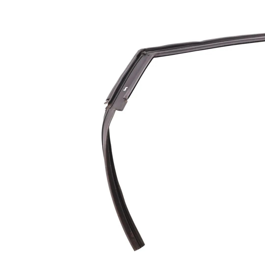 Window Seal Front Door Right O/S Gasket Sealing to Volkswagen VW Golf Mk7 with Part number 5G4837432 Volkswagen VW Golf Mk7 Window Seal Front Door Right O/S Gasket Sealing - SKU 5G4837432 - Part number 5G4837432