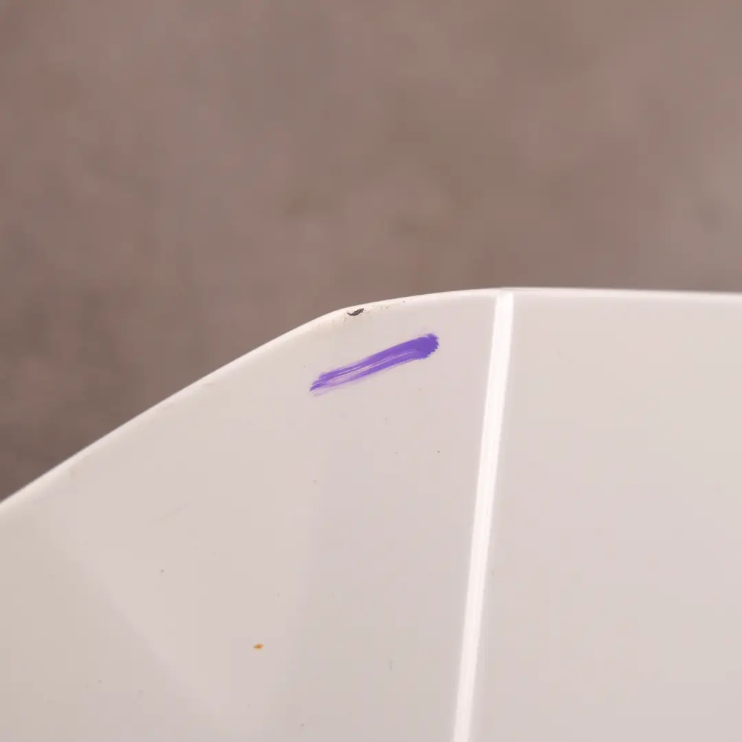 Tylny Spoiler Klapy Bagażnika Dachu Czysto Biały C9A do Volkswagen Golf Mk7 o numerze 5G6827936C Volkswagen Golf Mk7 Tylny Spoiler Klapy Bagażnika Dachu Czysto Biały C9A - SKU 5G6827936C-PWH1 - Numer Części 5G6827936C