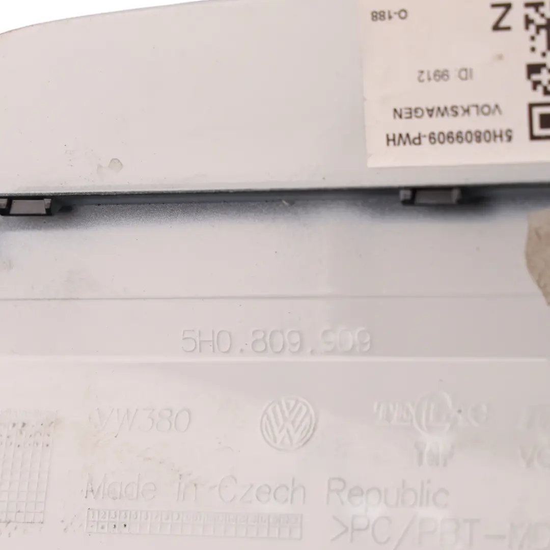 Mk8 Fuel Filler Flap Cap Panel Pure White - C9A to VW Volkswagen Golf with Part number 5H0809909 VW Volkswagen Golf Mk8 Fuel Filler Flap Cap Panel Pure White - C9A - SKU 5H0809909-PWH - Part number 5H0809909