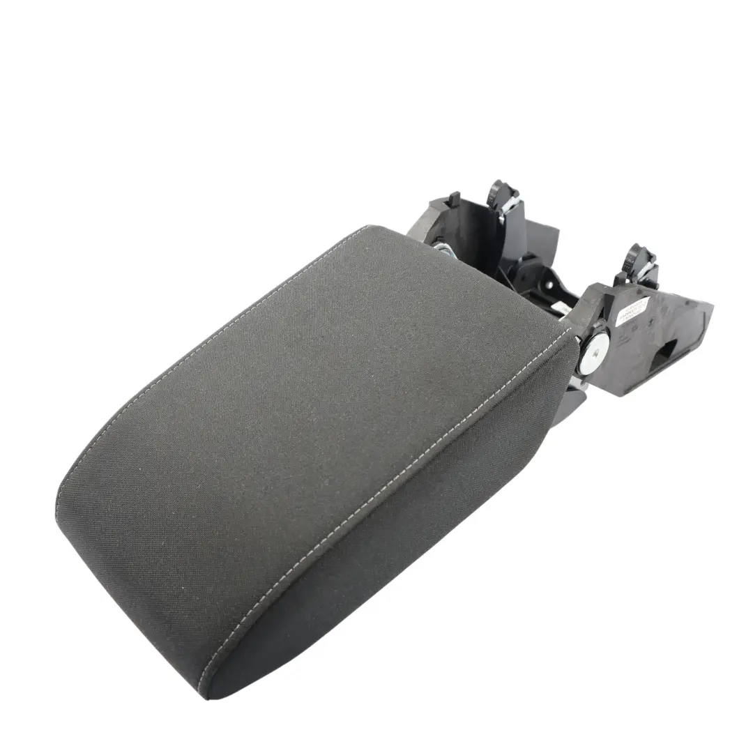 Mk8 Couvercle Accoudoir Console Centrale Cuir Noir pour Volkswagen Golf à propos du numéro de pièce 5H0864207C Volkswagen Golf Mk8 Couvercle Accoudoir Console Centrale Cuir Noir - SKU 5H0864207C-3 - Numéro de pièce 5H0864207C