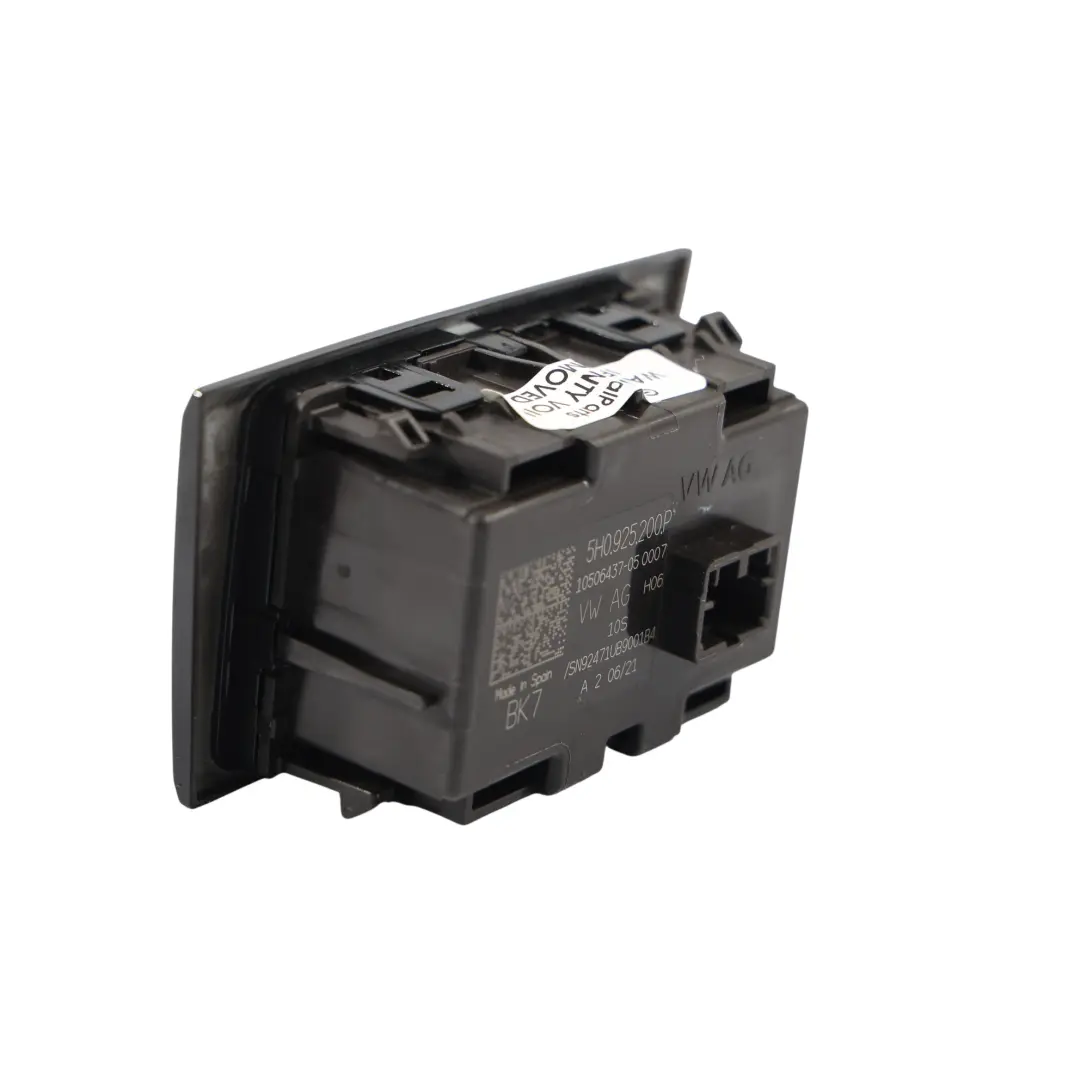 Warnblinklicht Park Assistent Menü Schalter für Volkswagen Golf Cd1 mit Teilenummer 5H0925200P Volkswagen Golf Cd1 Warnblinklicht Park Assistent Menü Schalter - SKU 5H0925200P - Teilenummer 5H0925200P