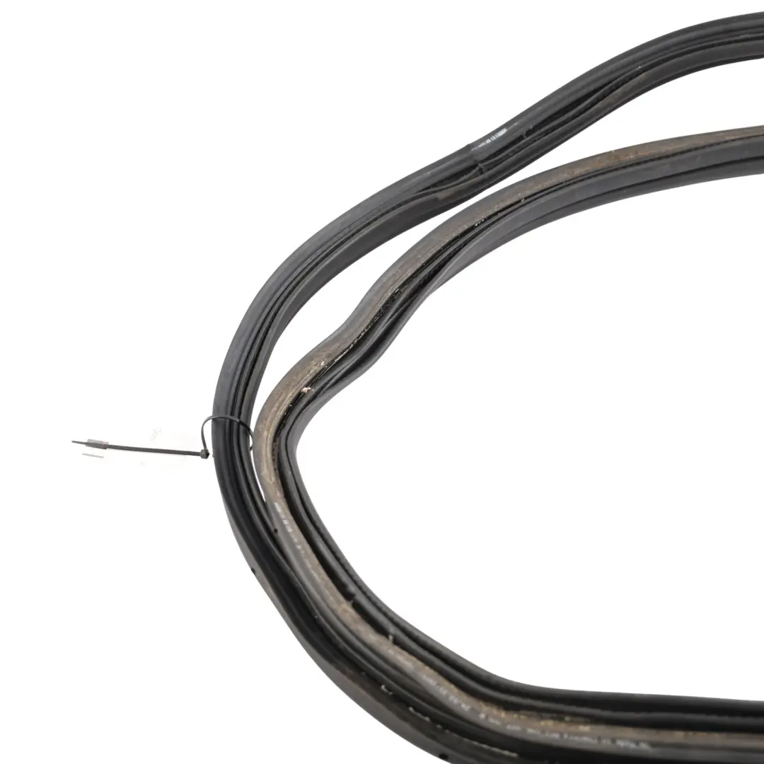 Mk8 Rear Tailgate Seal Gasket Rubber to VW Volkswagen Golf with Part number 5H6827705B VW Volkswagen Golf Mk8 Rear Tailgate Seal Gasket Rubber - SKU 5H6827705B - Part number 5H6827705B