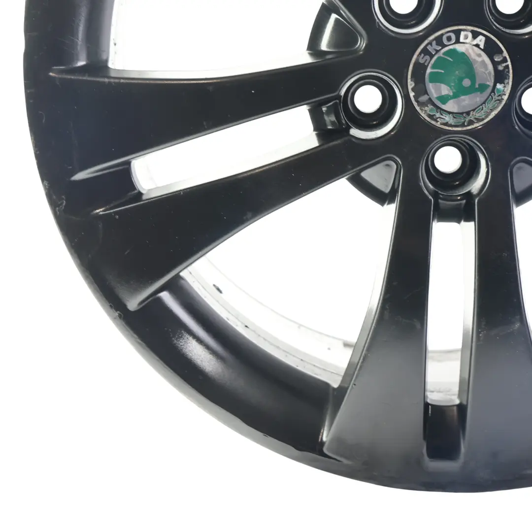 Skoda Fabia MK2 Llanta Aleación Negra 17" 7J ET:41 5x100 Trinity - SKU 5J0601025HA-2 - Número de pieza 5J0601025HA