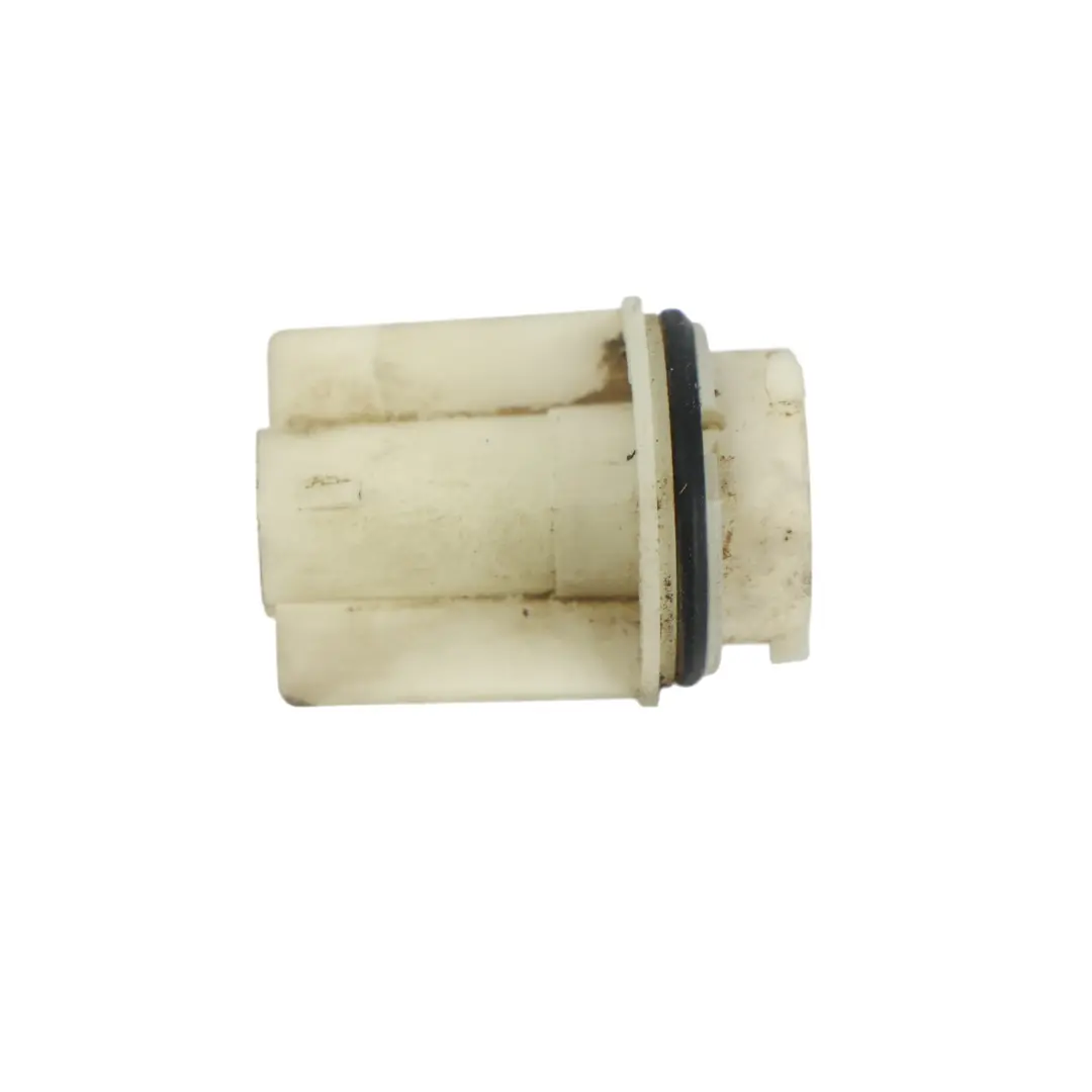 Soporte Retenedor Portabombillas Faro Delantero para Skoda Fabia 5J con número de pieza 5J0953123 Skoda Fabia 5J Soporte Retenedor Portabombillas Faro Delantero - SKU 5J0953123 - Número de pieza 5J0953123