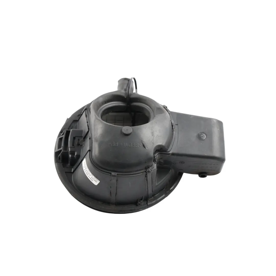 Coperchio Sportello Serbatoio Nero Magic Pearl F9R per Skoda Audi A1 8X con numero di parte 5J6809857A Skoda Audi A1 8X Coperchio Sportello Serbatoio Nero Magic Pearl F9R - SKU 5J6809857A-BMA - Numero di parte 5J6809857A