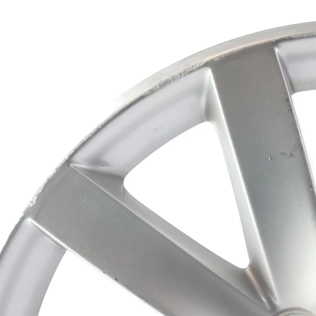 Mk6 Srebrna Felga Aluminiowa 17" 7J ET:54 do Volkswagen Golf o numerze 5K0601025F Volkswagen Golf Mk6 Srebrna Felga Aluminiowa 17" 7J ET:54 - SKU 5K0601025F - Numer Części 5K0601025F
