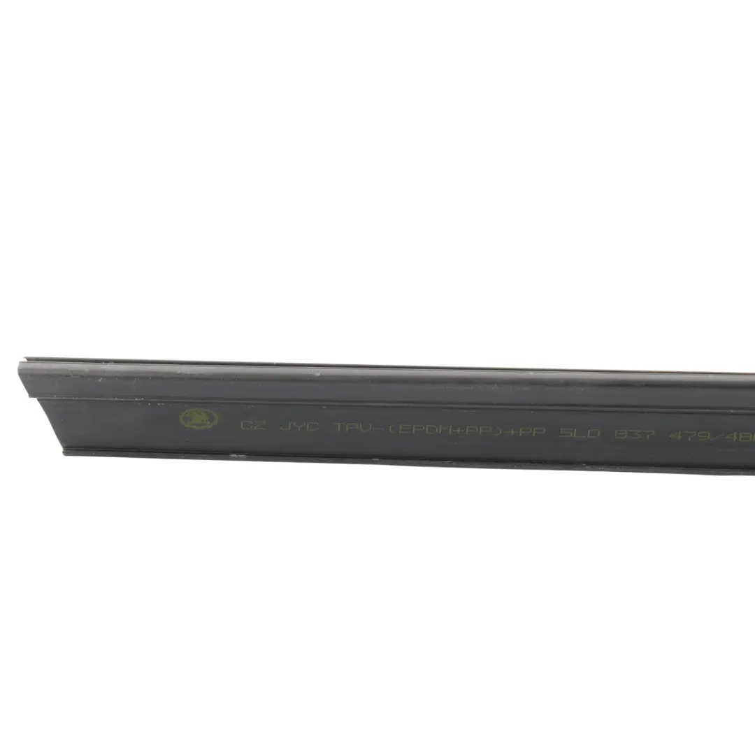 Skoda Yeti 5L Fensterdichtung Vorne Innen Links - SKU 5L0837479 - Teilenummer 5L0837479