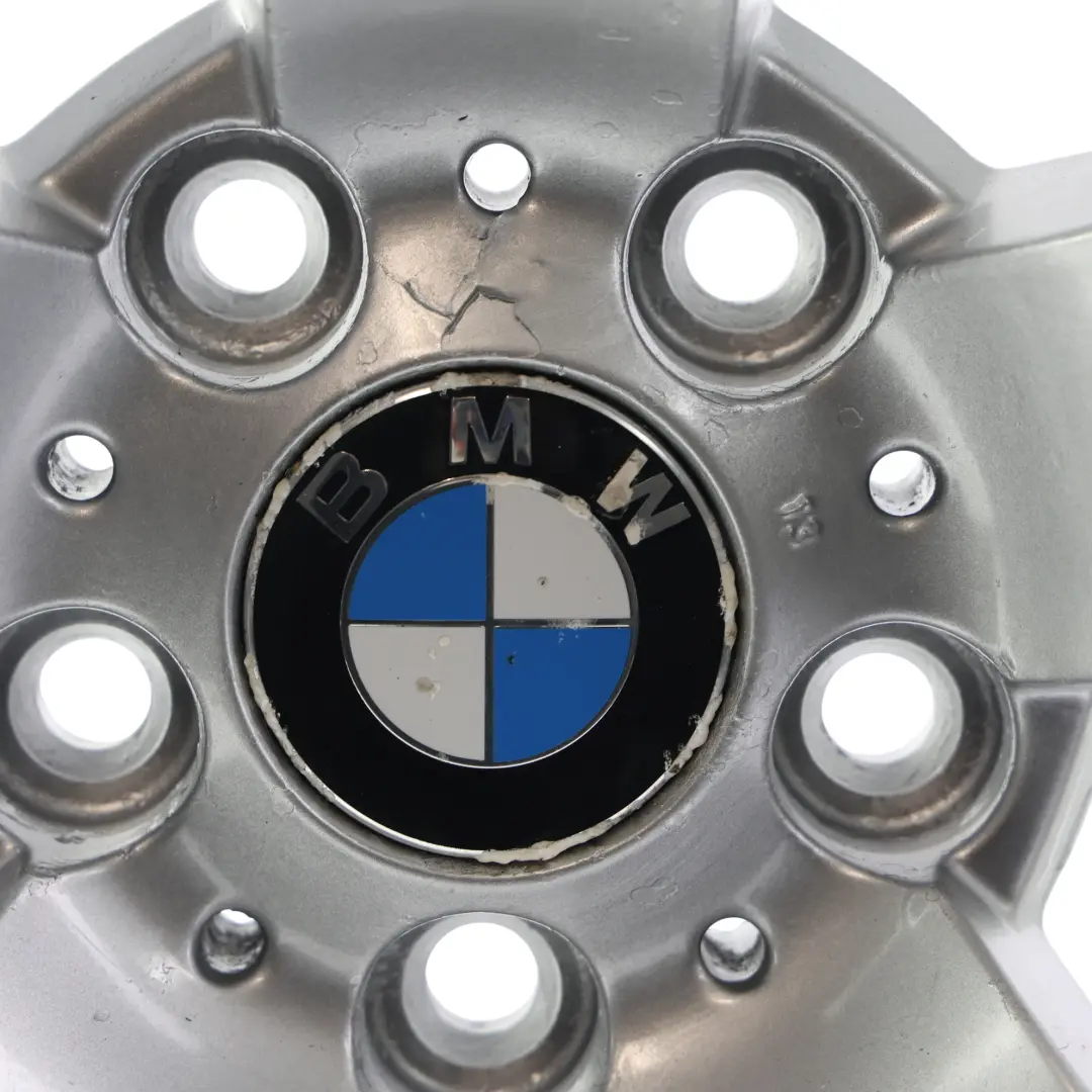 Jante Alliage Argentée 17" Rayons Étoile 122 8J ET:20 pour BMW E60 E61 à propos du numéro de pièce 6760615 BMW E60 E61 Jante Alliage Argentée 17" Rayons Étoile 122 8J ET:20 - SKU 6760615-1 - Numéro de pièce 6760615
