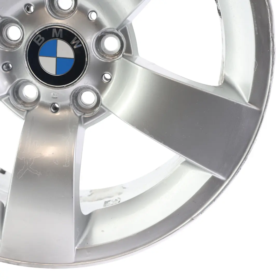 Felga Aluminiowa Srebrna 17" ET:20 8J do BMW E60 E61 o numerze 6760615 BMW E60 E61 Felga Aluminiowa Srebrna 17" ET:20 8J - SKU 6760615-2 - Numer Części 6760615