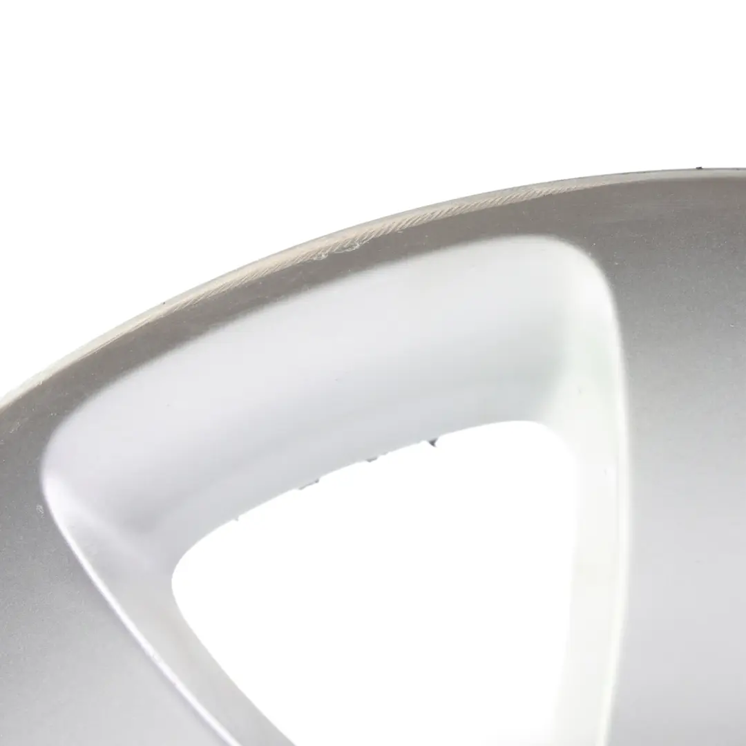 Felga Aluminiowa Srebrna 18" 8J ET:24 175 do BMW E65 E66 o numerze 6767828 BMW E65 E66 Felga Aluminiowa Srebrna 18" 8J ET:24 175 - SKU 6767828-3 - Numer Części 6767828