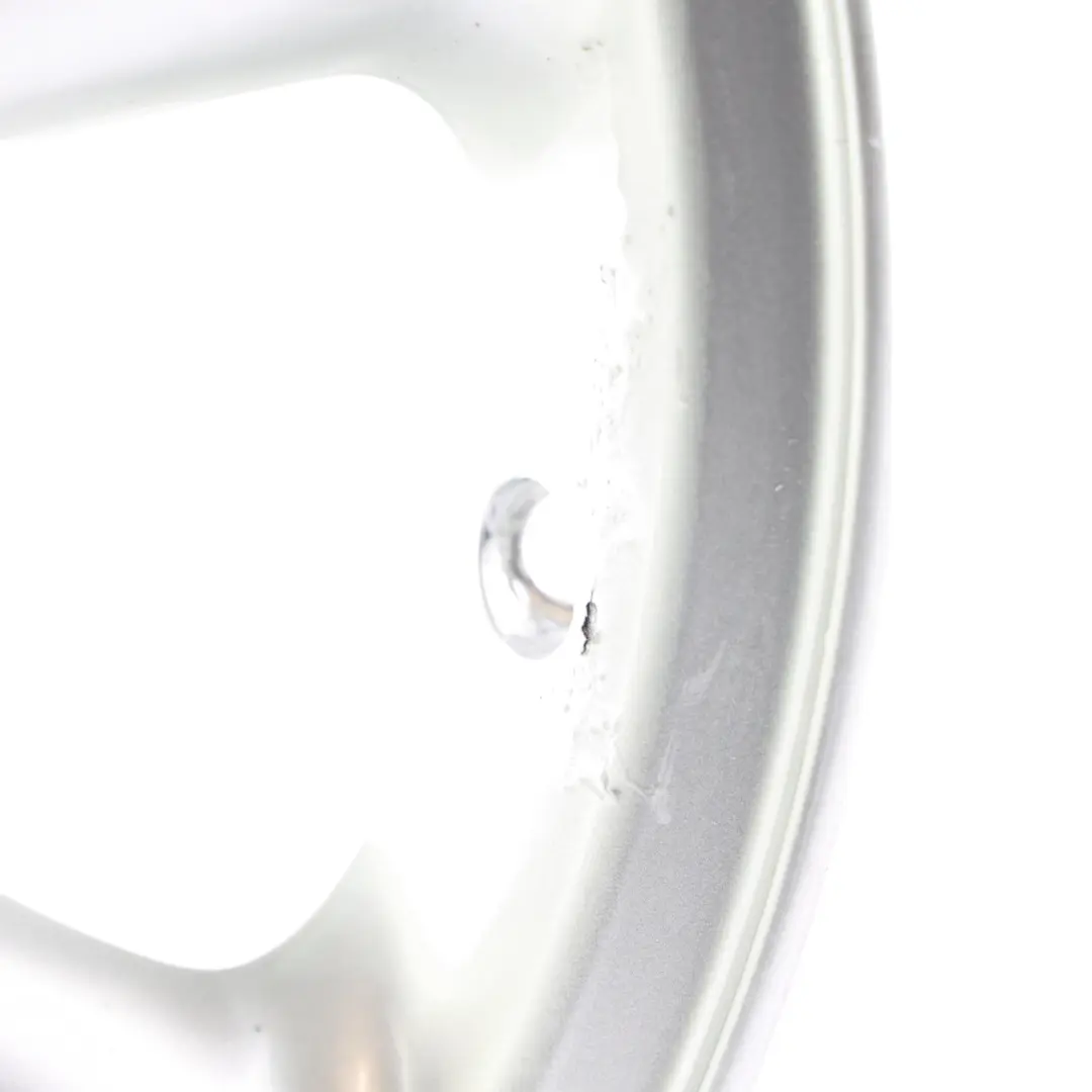 Jante En Alliage De Roue Argentée 16" Spider Spoke 140 ET:44 7J pour BMW E81 E87 E88 à propos du numéro de pièce 6769401 BMW E81 E87 E88 Jante En Alliage De Roue Argentée 16" Spider Spoke 140 ET:44 7J - SKU 6769401-1 - Numéro de pièce 6769401