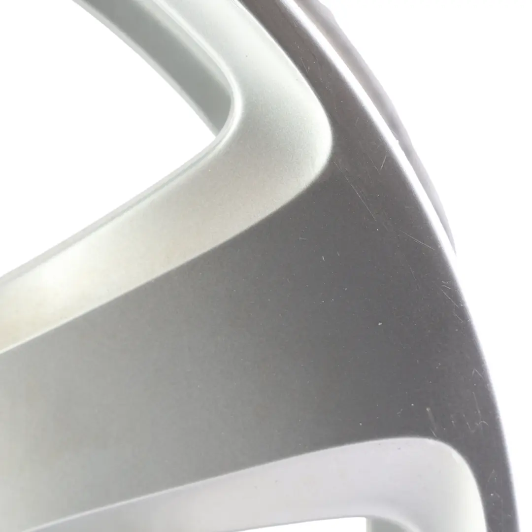 Argento Cerchio In Lega 17" 7,5J ET:20 Styling 243 per BMW E60 E61 con numero di parte 6777346 BMW E60 E61 Argento Cerchio In Lega 17" 7,5J ET:20 Styling 243 - SKU 6777346-1 - Numero di parte 6777346
