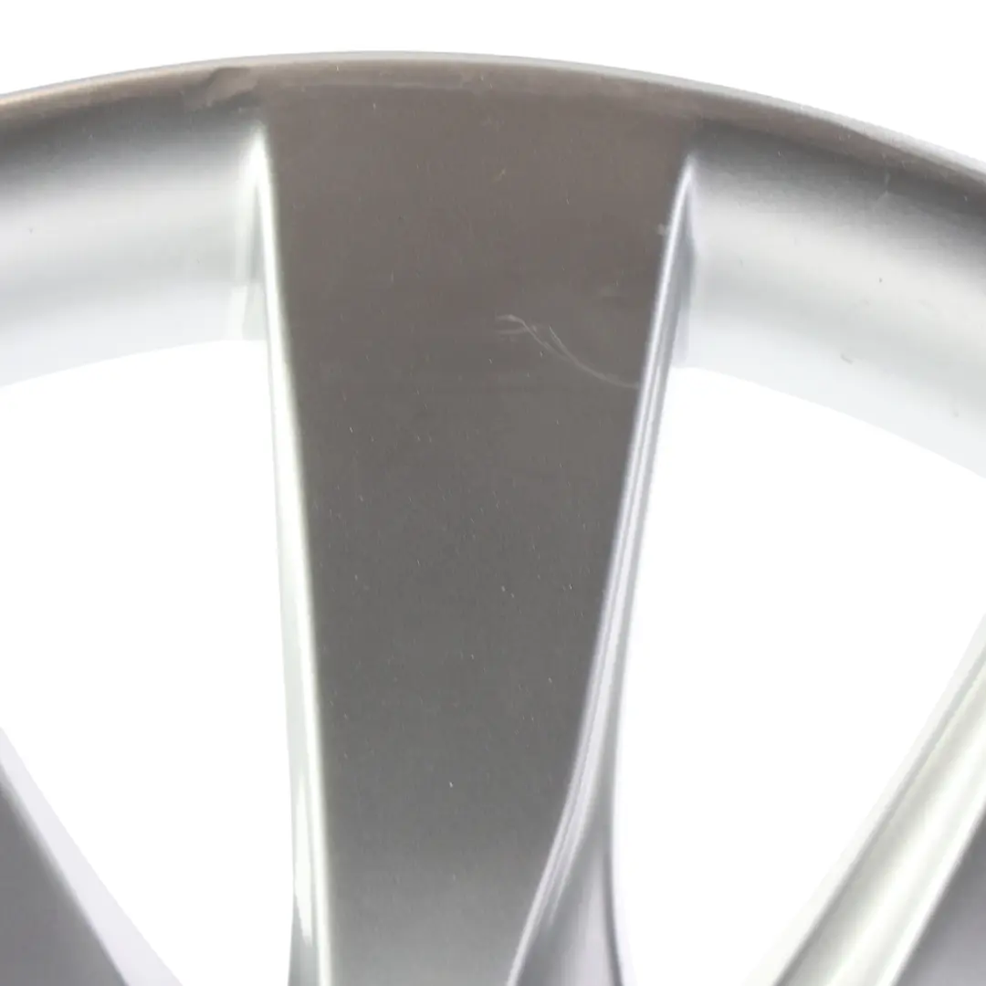 Felga Aluminiowa Srebrna 17" V Spoke 413 7,5J ET37 do BMW F30 F31 F32 o numerze 6796240 BMW F30 F31 F32 Felga Aluminiowa Srebrna 17" V Spoke 413 7,5J ET37 - SKU 6796240-1 - Numer Części 6796240