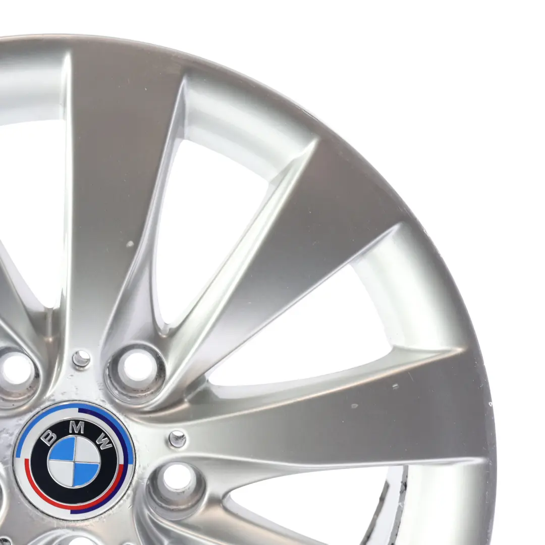 Silberne Leicht metall felge 17" V Speiche 413 7,5J ET:37 für BMW F30 F32 mit Teilenummer 6796240 BMW F30 F32 Silberne Leicht metall felge 17" V Speiche 413 7,5J ET:37 - SKU 6796240-2 - Teilenummer 6796240
