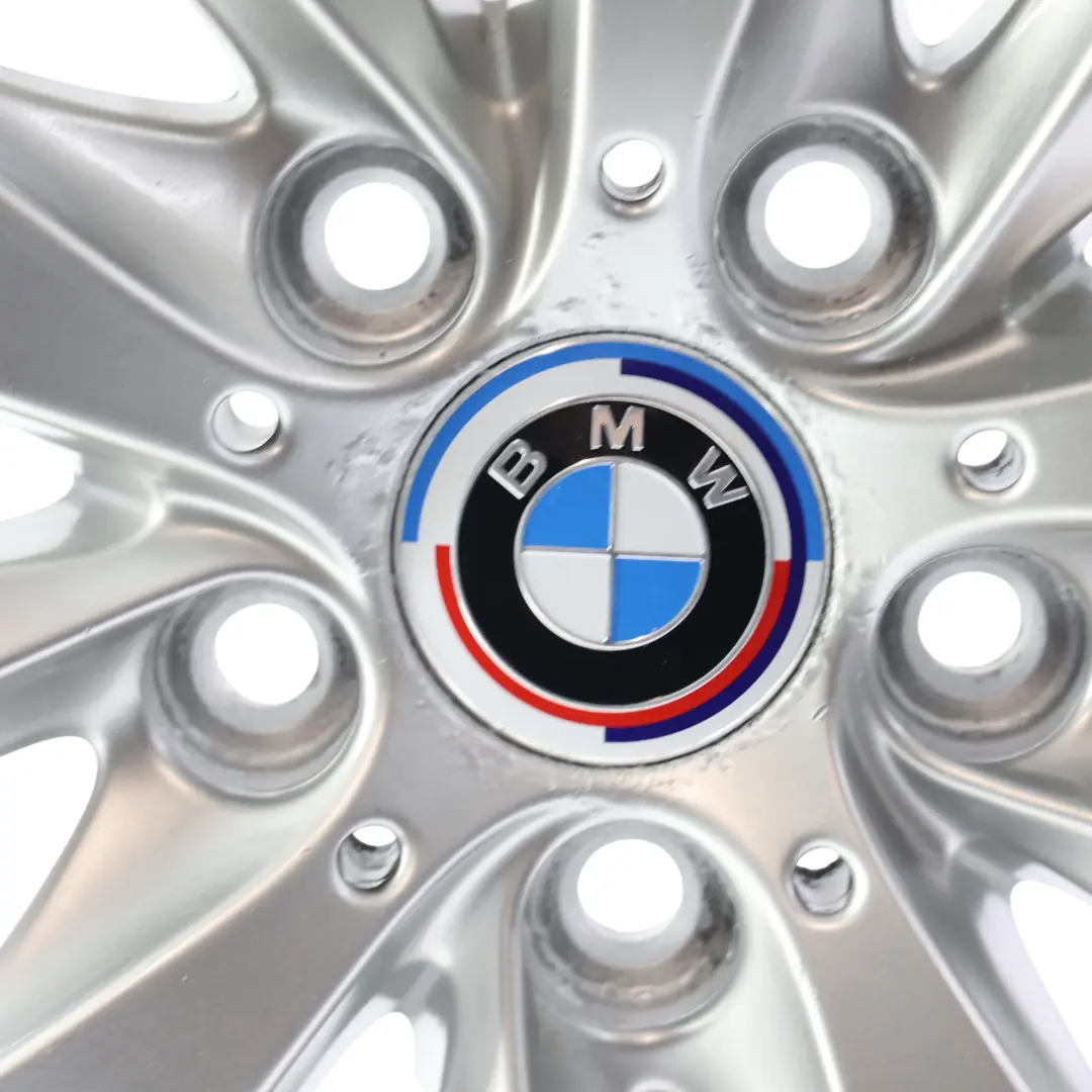 Cerchio in lega argento 17" V Spoke 413 7,5J ET:37 per BMW F30 F31 F32 con numero di parte 6796240 BMW F30 F31 F32 Cerchio in lega argento 17" V Spoke 413 7,5J ET:37 - SKU 6796240-2 - Numero di parte 6796240