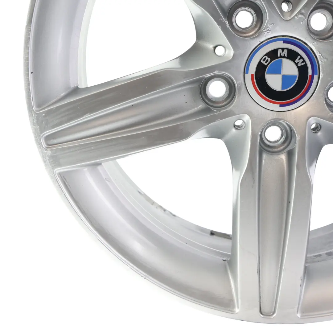 Cerchione Lega Bicolore 17" Star Spoke 379 7,5J ET:43 per BMW F20 F21 F22 con numero di parte 6850151 BMW F20 F21 F22 Cerchione Lega Bicolore 17" Star Spoke 379 7,5J ET:43 - SKU 6850151-25 - Numero di parte 6850151