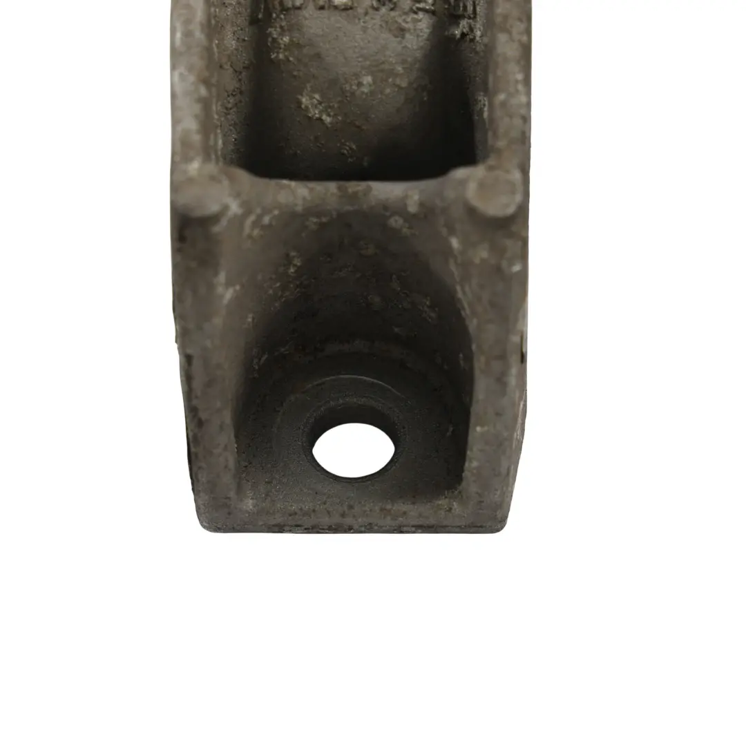 Suspension Stabilizer Sway Bar Bush Bracket to BMW G30 G31 Rear with Part number 6876180 BMW G30 G31 Rear Suspension Stabilizer Sway Bar Bush Bracket - SKU 6876180 - Part number 6876180