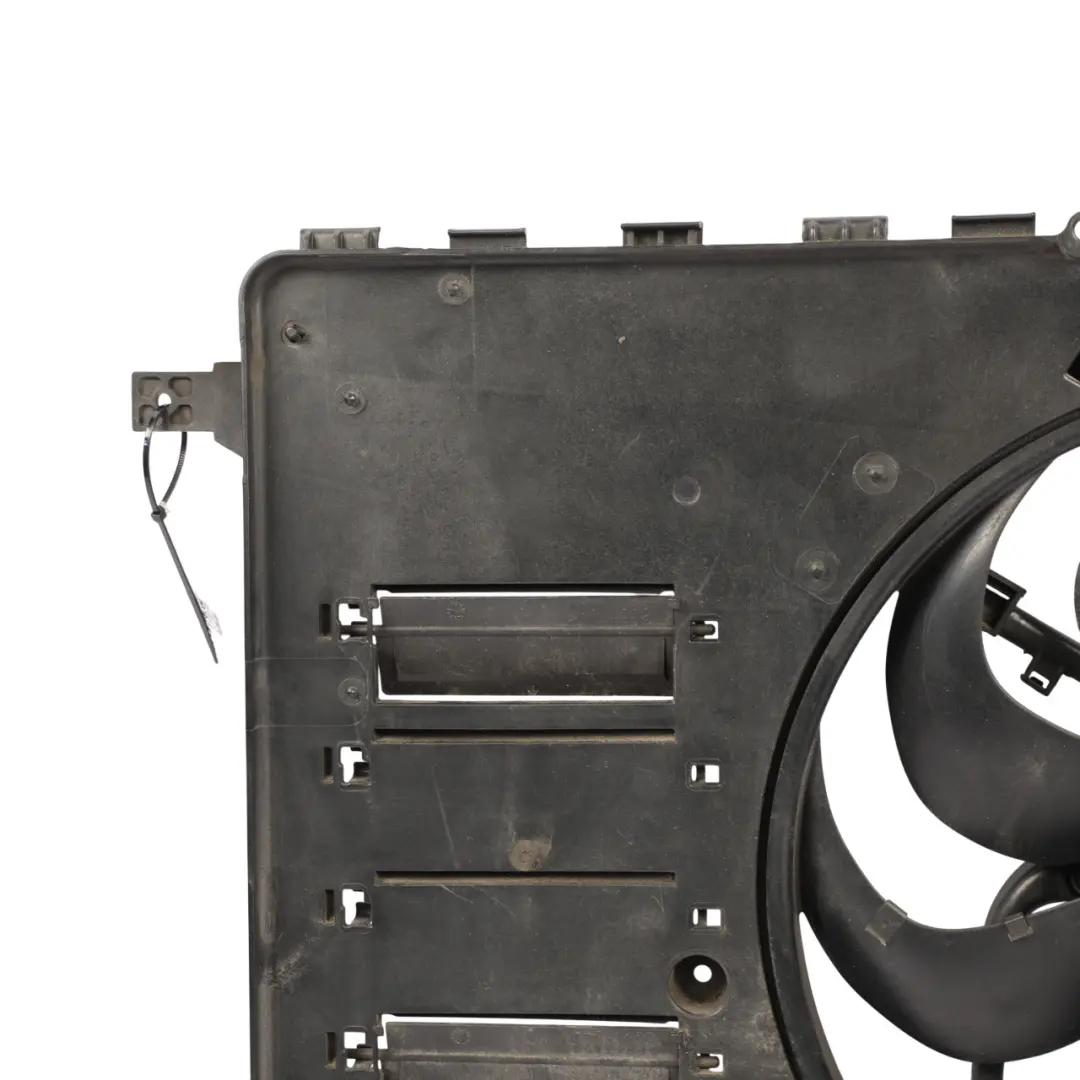 C394 Ventola Motore Radiatore Raffreddamento 2.5 Benzina per Ford Kuga con numero di parte 6G91-8C607-GK Ford Kuga C394 Ventola Motore Radiatore Raffreddamento 2.5 Benzina - SKU 6G91-8C607-GK - Numero di parte 6G91-8C607-GK