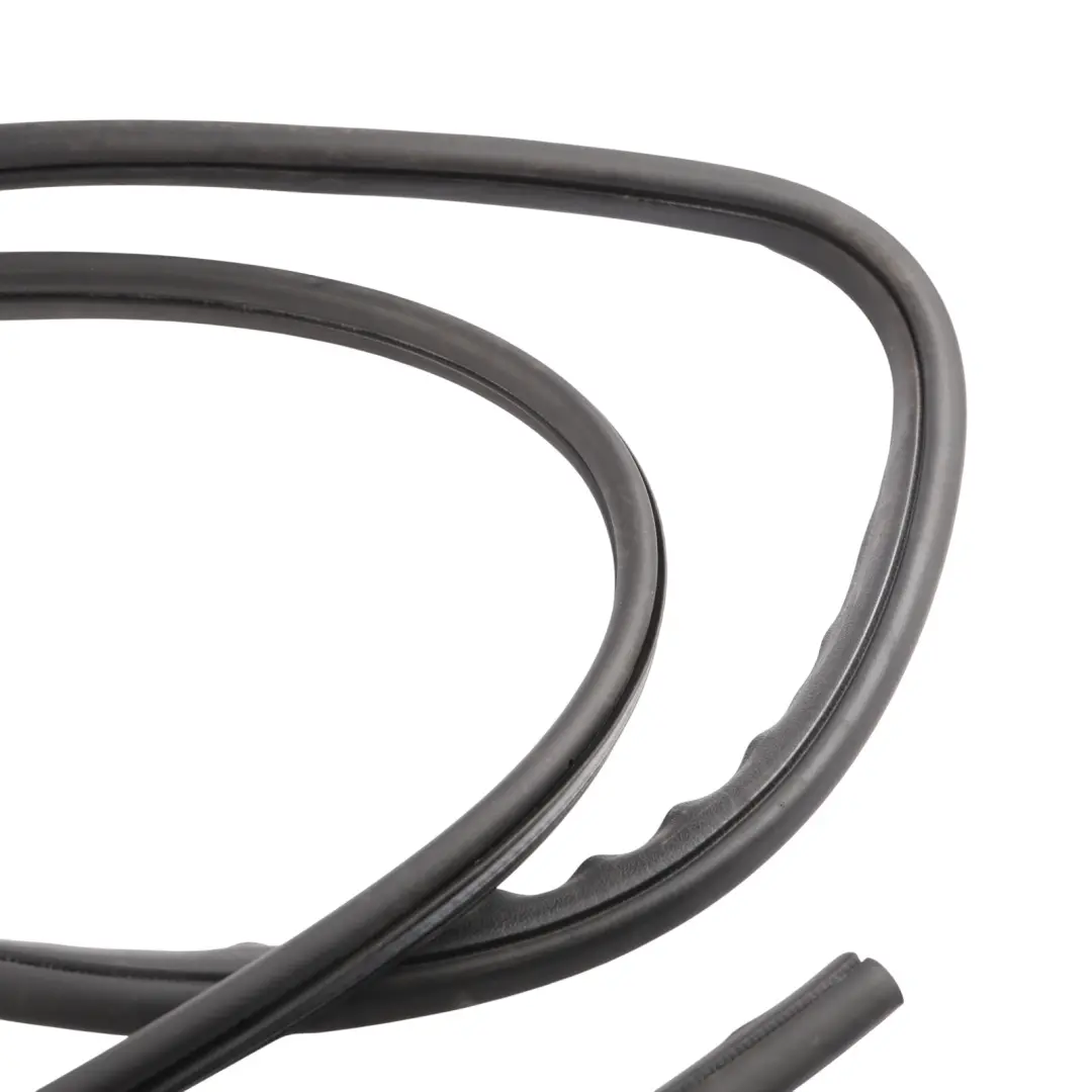 Ford Focus Mk2 Front Door Weatherstrip Gasket Left Right N/O/S - SKU 6M51-B20530-AA - Part number 6M51-B20530-AA
