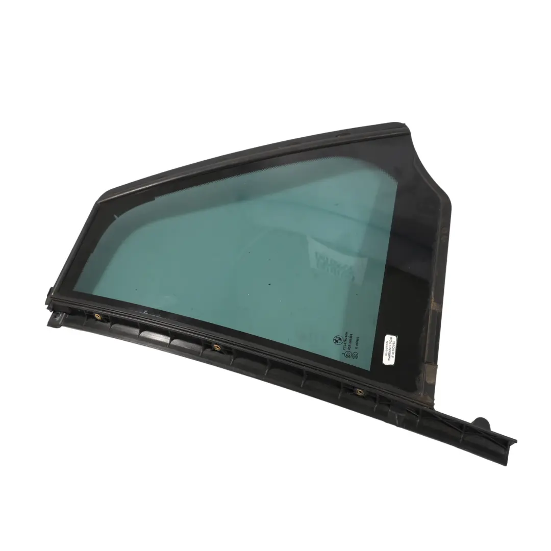 Vetro Finestrino Fisso Portiera Posteriore Verde Sinistro per BMW F11 con numero di parte 7182045 BMW F11 Vetro Finestrino Fisso Portiera Posteriore Verde Sinistro - SKU 7182045 - Numero di parte 7182045