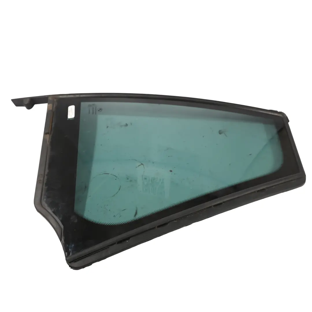Vetro Finestrino Fisso Portiera Posteriore Verde Sinistro per BMW F11 con numero di parte 7182045 BMW F11 Vetro Finestrino Fisso Portiera Posteriore Verde Sinistro - SKU 7182045 - Numero di parte 7182045