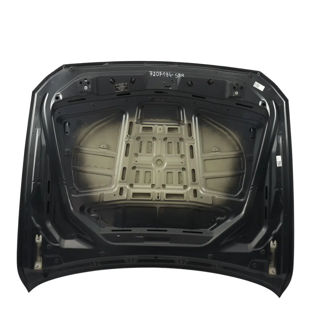 Maska Silnika Aluminiowa Sophisto Grey Brilliant Effect 2 B90 do BMW F10 o numerze 7207194 BMW F10 Maska Silnika Aluminiowa Sophisto Grey Brilliant Effect 2 B90 - SKU 7207194-SBR - Numer Części 7207194