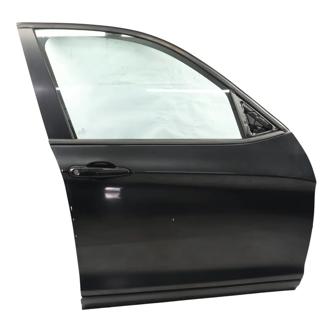 Drzwi Przednie Prawe Czarne Schwarz 2 668 do BMW X3 F25 o numerze 7355804 BMW X3 F25 Drzwi Przednie Prawe Czarne Schwarz 2 668 - SKU 7355804-SCH - Numer Części 7355804
