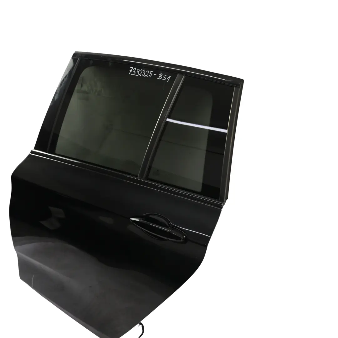 Drzwi Lewe Tylne Black Sapphire Czarny Metalik - 475 do BMW F46 Gran Tourer o numerze 7392325 BMW F46 Gran Tourer Drzwi Lewe Tylne Black Sapphire Czarny Metalik - 475 - SKU 7392325-BS1 - Numer Części 7392325