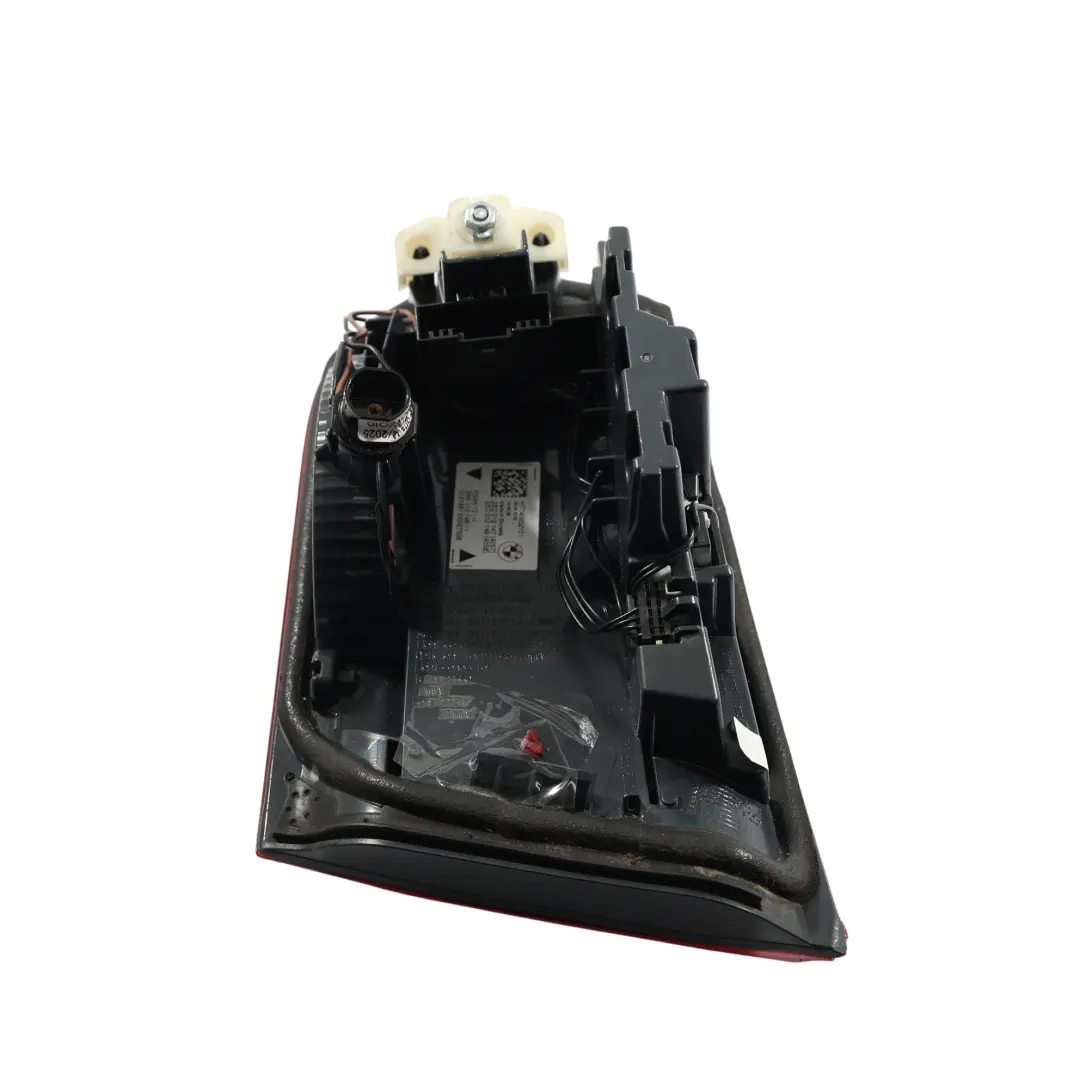 Fanale LED Posteriore Portellone Sinistro Nero per BMW F30 F80 M3 LCI con numero di parte 7456521 BMW F30 F80 M3 LCI Fanale LED Posteriore Portellone Sinistro Nero - SKU 7456521-1 - Numero di parte 7456521