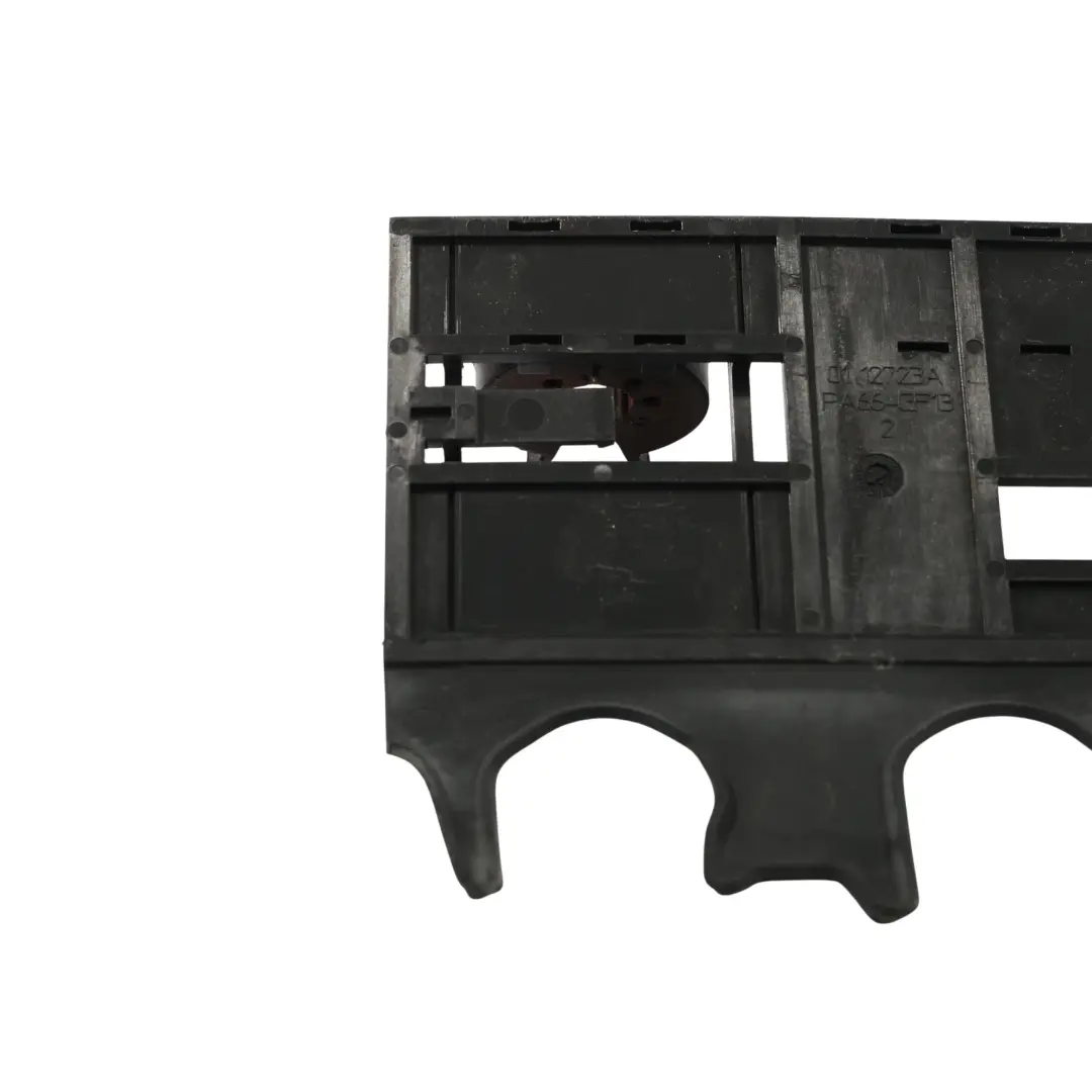 Soporte Clip Manguera Enfriador Aceite para BMW F01 F02 F10 F11 F12 con número de pieza 7586898 BMW F01 F02 F10 F11 F12 Soporte Clip Manguera Enfriador Aceite - SKU 7586898 - Número de pieza 7586898
