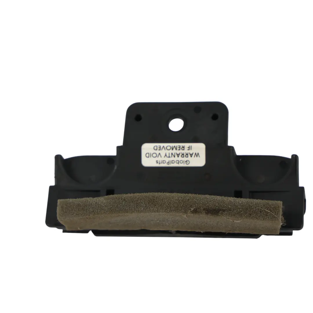 C394 Uchwyt Rolety Dachu Panoramicznego do Ford Kuga o numerze 7M51-R519E46-ADW Ford Kuga C394 Uchwyt Rolety Dachu Panoramicznego - SKU 7M51-R519E46-ADW - Numer Części 7M51-R519E46-ADW
