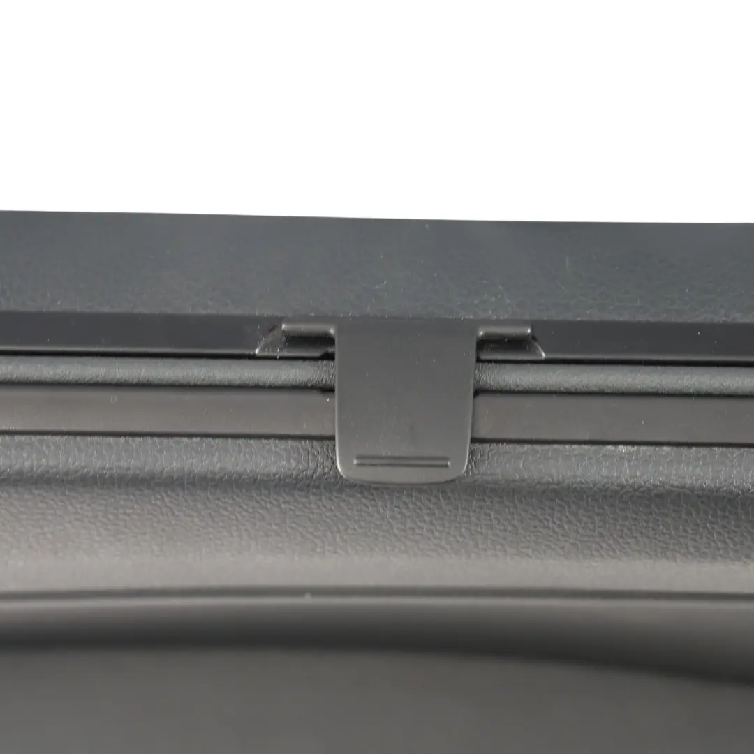 7N Panel Tarjeta Puerta Delantera Izquierda Negro para Seat Alhambra con número de pieza 7N0867211AA Seat Alhambra 7N Panel Tarjeta Puerta Delantera Izquierda Negro - SKU 7N0867211AA - Número de pieza 7N0867211AA