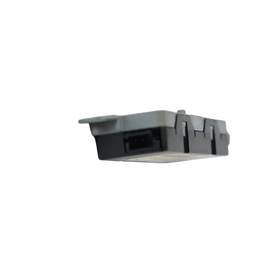 Side Audi Antenna Amplifier Right O/S to Porsche Cayenne 92A with Part number 7P5035225F Porsche Cayenne 92A Side Audi Antenna Amplifier Right O/S - SKU 7P5035225F - Part number 7P5035225F